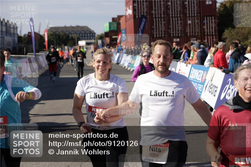 03.10.2025 - Köhlbrandbrückenlauf Jannik Wohlers http://msf.ph/oto/9120126 03.10.2025 13:35:18 Ziel 4886, 5279, 5360, 5412, 5548, 5575, 6204, 6205, 6265, 6358, 6547 meine-sportfotos.de