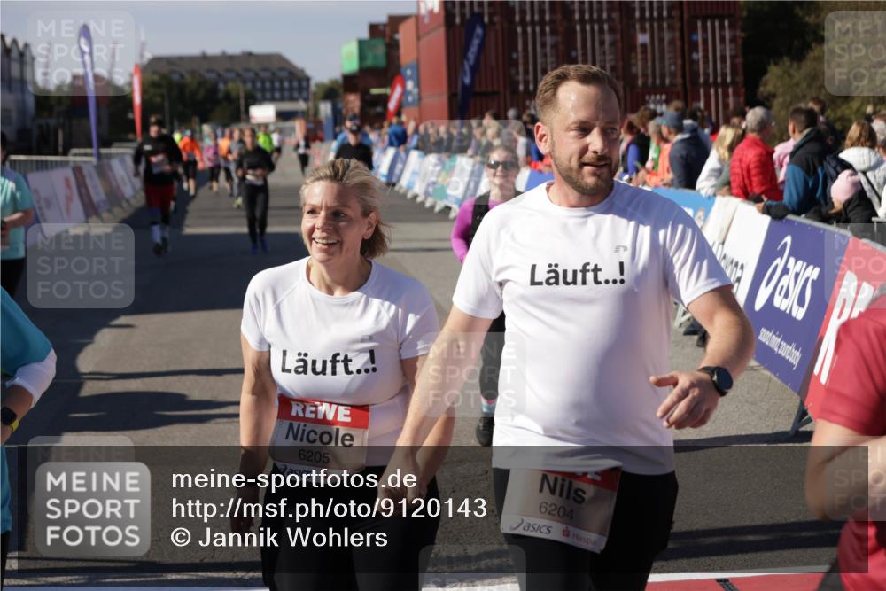 03.10.2025 - Köhlbrandbrückenlauf Jannik Wohlers http://msf.ph/oto/9120143 03.10.2025 13:35:18 Ziel 4886, 5279, 5360, 5412, 5548, 5575, 6204, 6205, 6265, 6358, 6547 meine-sportfotos.de