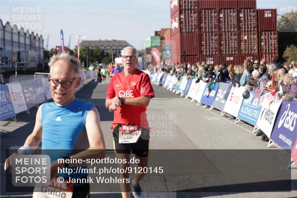 03.10.2025 - Köhlbrandbrückenlauf Jannik Wohlers http://msf.ph/oto/9120145 03.10.2025 13:04:06 Ziel 4056, 4127, 4349, 4372, 4480, 5721, 5950, 5958, 6392 meine-sportfotos.de