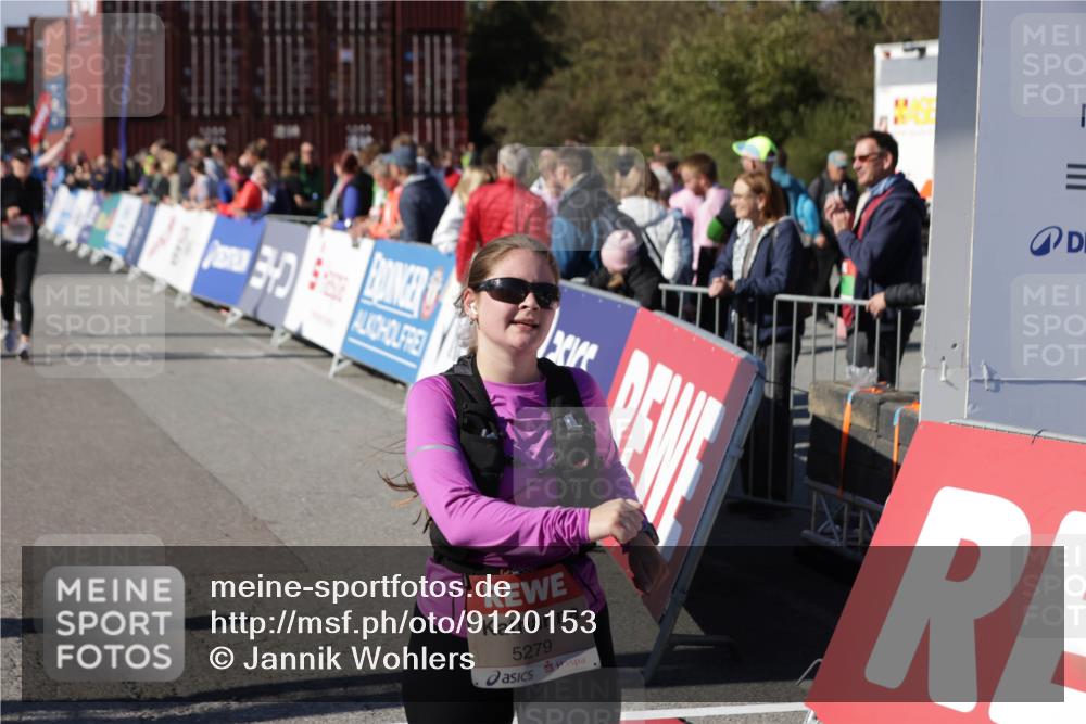 03.10.2025 - Köhlbrandbrückenlauf Jannik Wohlers http://msf.ph/oto/9120153 03.10.2025 13:35:21 Ziel 4434, 4886, 4949, 5140, 5279, 5360, 5412, 5548, 5575, 6204, 6205, 6358, 6547 meine-sportfotos.de
