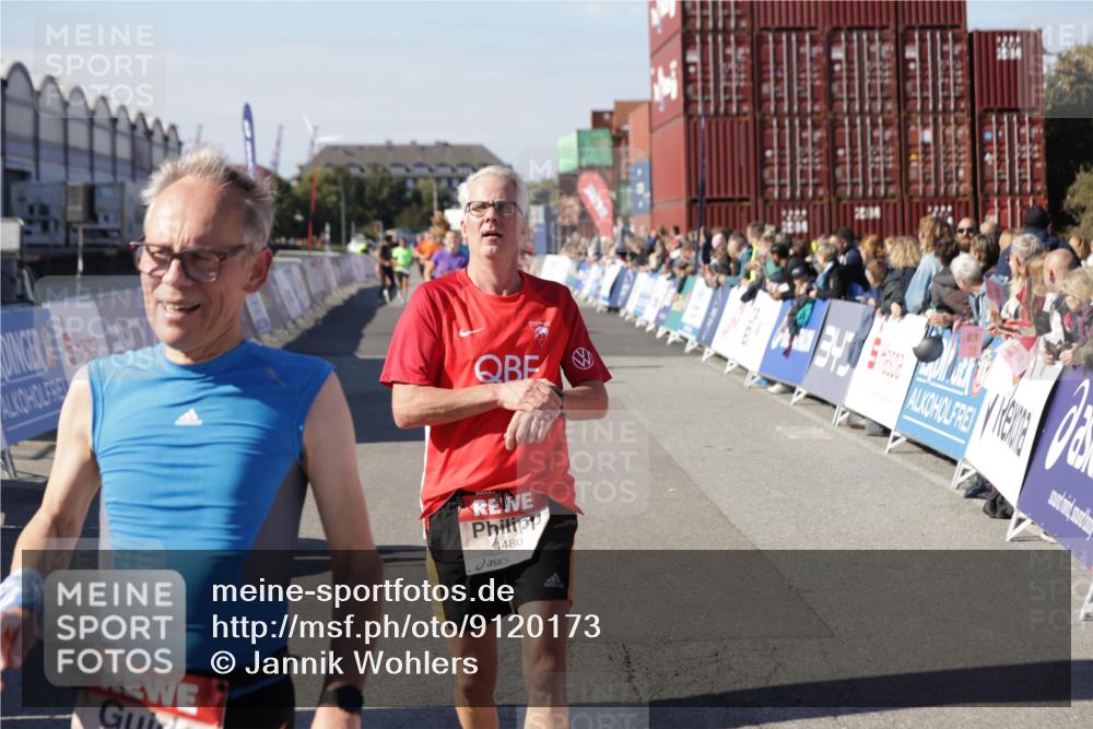 03.10.2025 - Köhlbrandbrückenlauf Jannik Wohlers http://msf.ph/oto/9120173 03.10.2025 13:04:06 Ziel 4056, 4127, 4349, 4372, 4480, 5721, 5950, 5958, 6392 meine-sportfotos.de