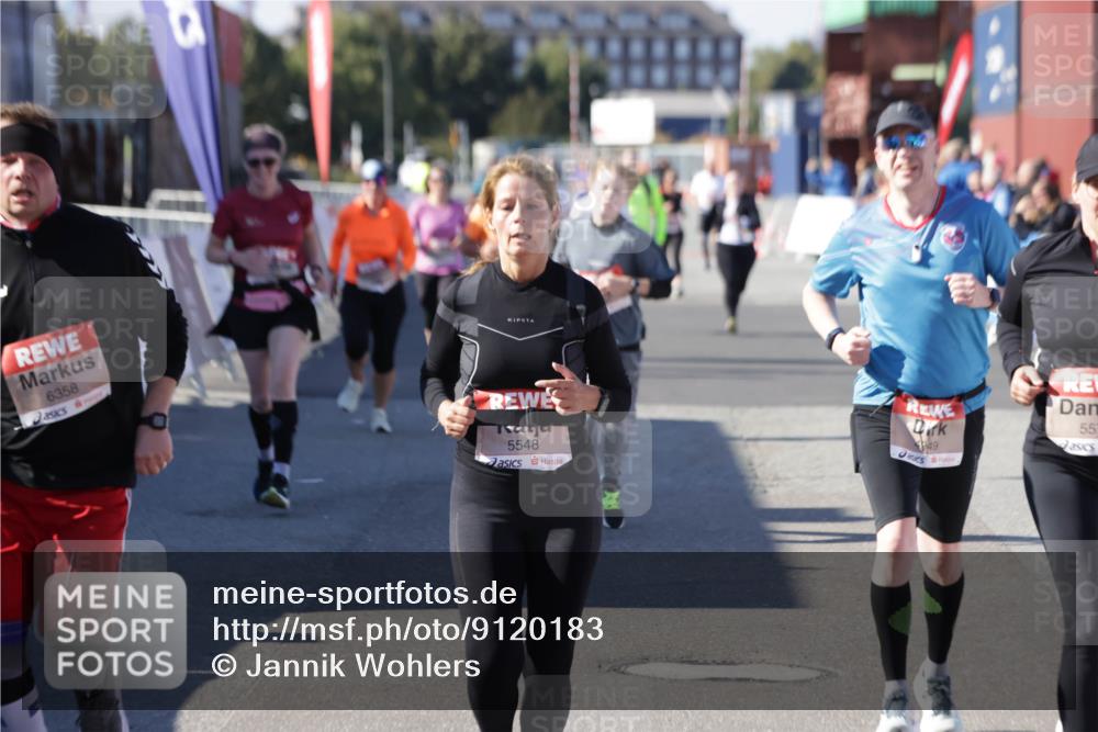 03.10.2025 - Köhlbrandbrückenlauf Jannik Wohlers http://msf.ph/oto/9120183 03.10.2025 13:35:23 Ziel 4434, 4440, 4886, 4949, 5140, 5279, 5412, 5548, 5575, 6204, 6205, 6358, 6411, 6547 meine-sportfotos.de