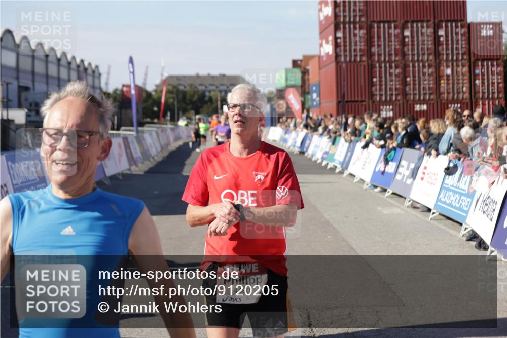 03.10.2025 - Köhlbrandbrückenlauf Jannik Wohlers http://msf.ph/oto/9120205 03.10.2025 13:04:07 Ziel 4056, 4349, 4372, 4480, 5721, 5950, 5958, 6392 meine-sportfotos.de