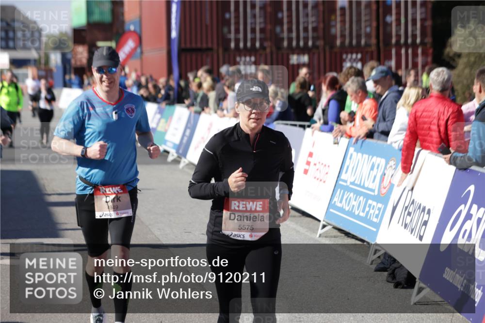 03.10.2025 - Köhlbrandbrückenlauf Jannik Wohlers http://msf.ph/oto/9120211 03.10.2025 13:35:24 Ziel 4434, 4440, 4886, 4949, 5140, 5279, 5412, 5548, 5575, 6204, 6205, 6358, 6411, 6547 meine-sportfotos.de