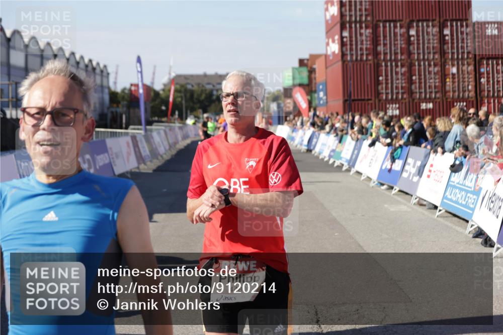 03.10.2025 - Köhlbrandbrückenlauf Jannik Wohlers http://msf.ph/oto/9120214 03.10.2025 13:04:07 Ziel 4056, 4349, 4372, 4480, 5721, 5950, 5958, 6392 meine-sportfotos.de