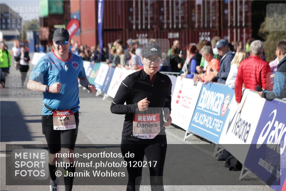 03.10.2025 - Köhlbrandbrückenlauf Jannik Wohlers http://msf.ph/oto/9120217 03.10.2025 13:35:24 Ziel 4434, 4440, 4886, 4949, 5140, 5279, 5412, 5548, 5575, 6204, 6205, 6358, 6411, 6547 meine-sportfotos.de