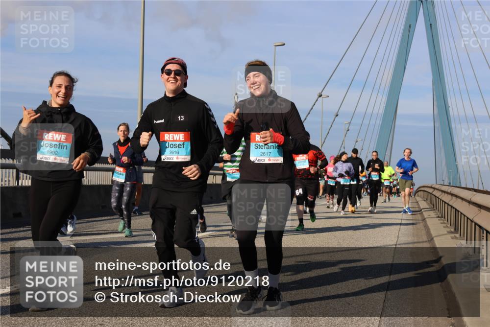 03.10.2025 - Köhlbrandbrückenlauf Strokosch-Dieckow http://msf.ph/oto/9120218 03.10.2025 09:54:46 Position 2 1992, 13, 2616, 2617, 64 meine-sportfotos.de