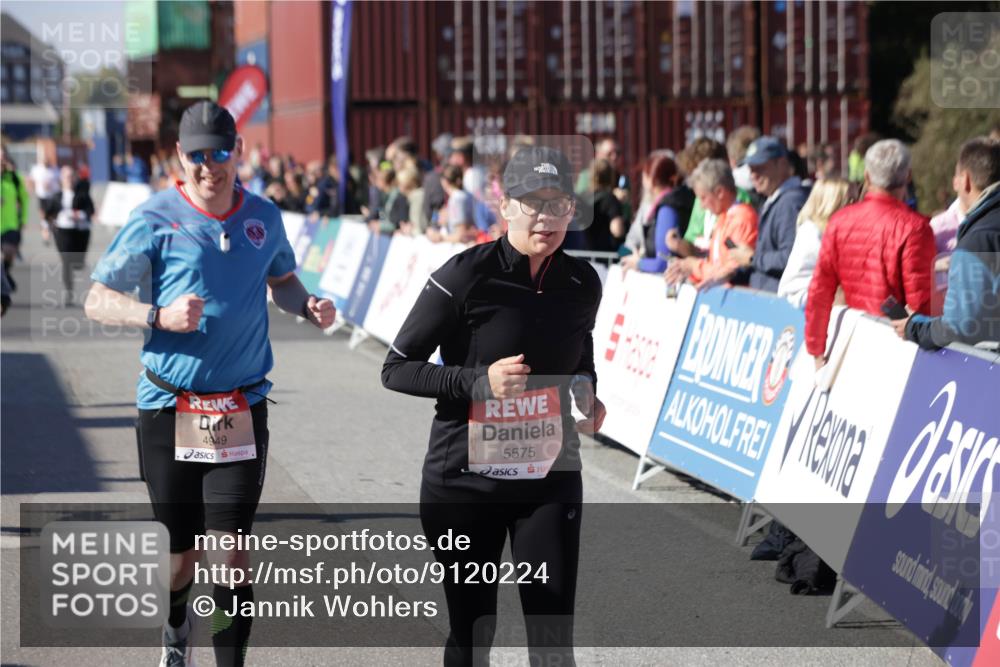 03.10.2025 - Köhlbrandbrückenlauf Jannik Wohlers http://msf.ph/oto/9120224 03.10.2025 13:35:25 Ziel 4434, 4440, 4886, 4949, 5140, 5279, 5412, 5548, 5575, 6204, 6205, 6283, 6358, 6411, 6547 meine-sportfotos.de