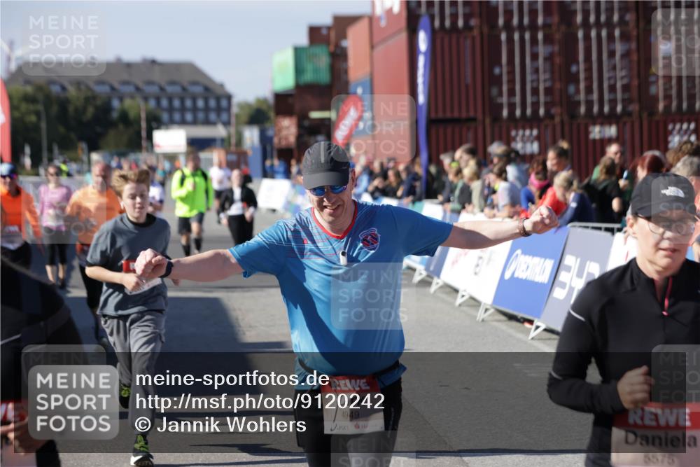 03.10.2025 - Köhlbrandbrückenlauf Jannik Wohlers http://msf.ph/oto/9120242 03.10.2025 13:35:25 Ziel 4434, 4440, 4886, 4949, 5140, 5279, 5412, 5548, 5575, 6204, 6205, 6283, 6358, 6411, 6547 meine-sportfotos.de