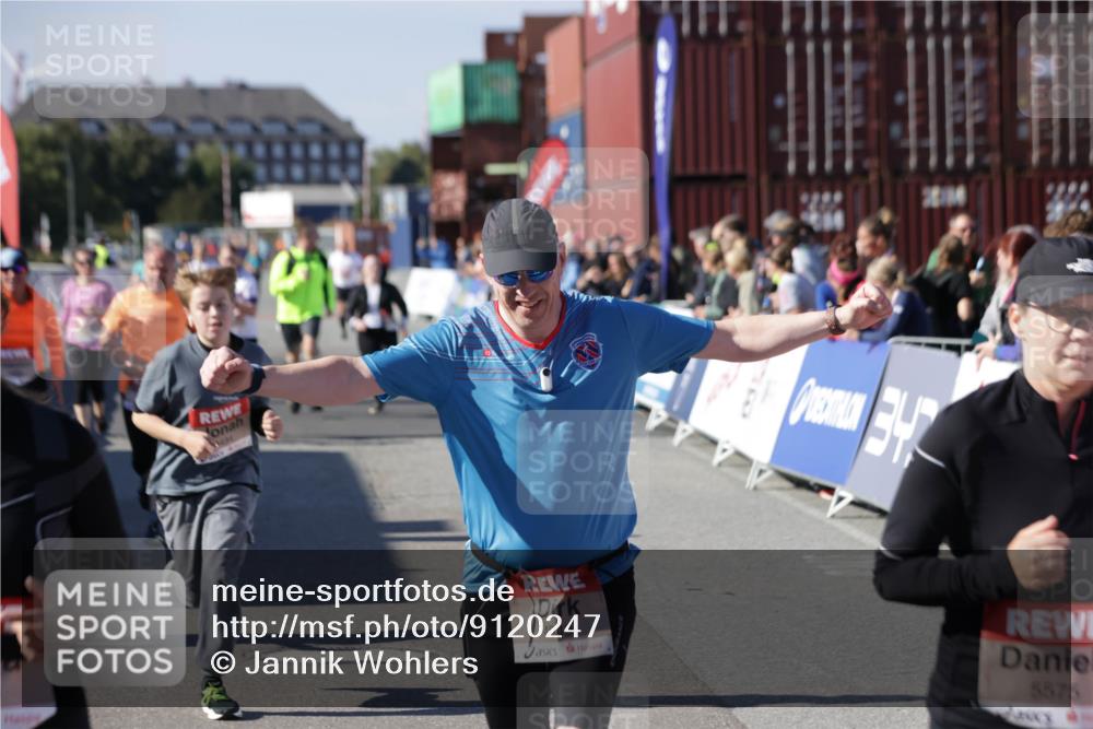 03.10.2025 - Köhlbrandbrückenlauf Jannik Wohlers http://msf.ph/oto/9120247 03.10.2025 13:35:25 Ziel 4434, 4440, 4886, 4949, 5140, 5279, 5412, 5548, 5575, 6204, 6205, 6283, 6358, 6411, 6547 meine-sportfotos.de