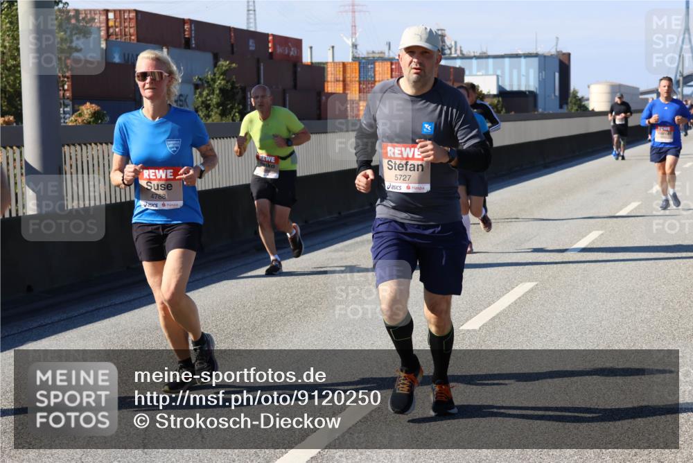 03.10.2025 - Köhlbrandbrückenlauf Strokosch-Dieckow http://msf.ph/oto/9120250 03.10.2025 12:58:16 Position 3 4788, 5727 meine-sportfotos.de
