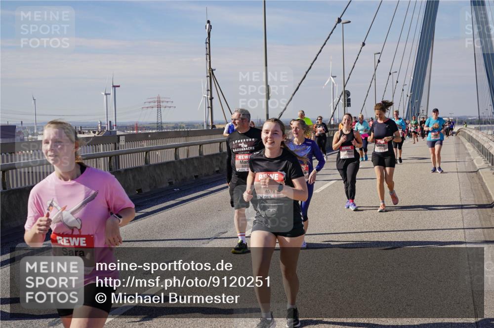 03.10.2025 - Köhlbrandbrückenlauf Michael Burmester http://msf.ph/oto/9120251 03.10.2025 13:01:26 Position 2 5876, 6289, 4578 meine-sportfotos.de