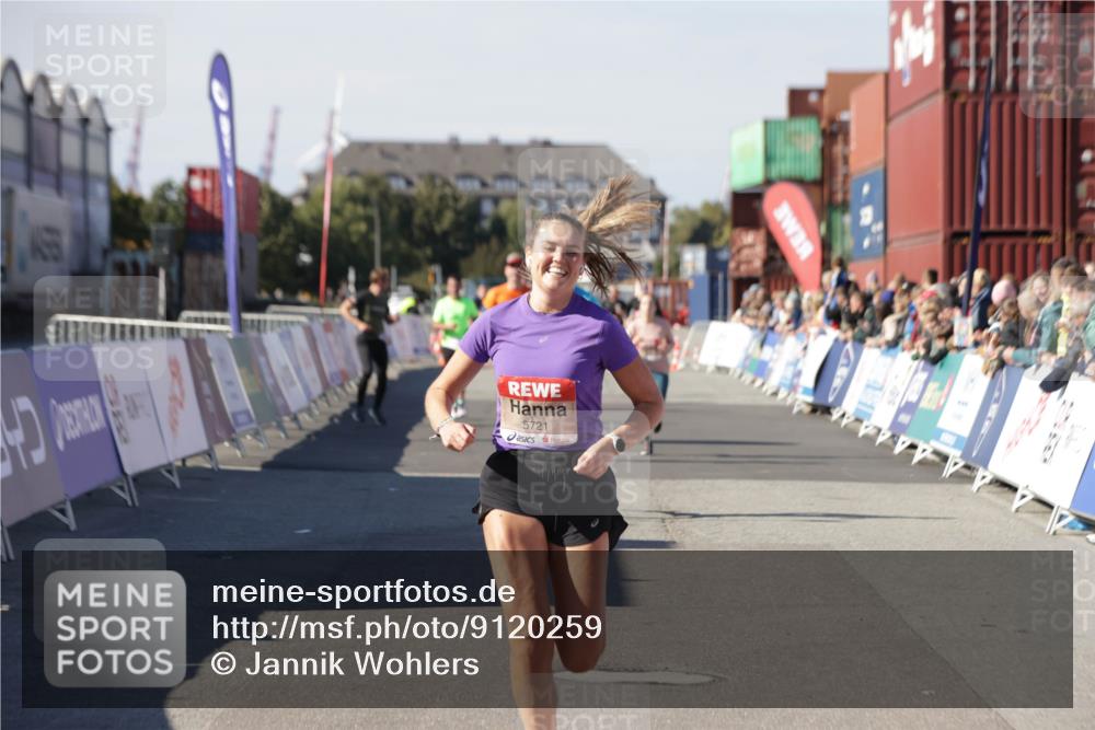 03.10.2025 - Köhlbrandbrückenlauf Jannik Wohlers http://msf.ph/oto/9120259 03.10.2025 13:04:10 Ziel 4056, 4372, 4480, 5721, 5958, 6038, 6523 meine-sportfotos.de