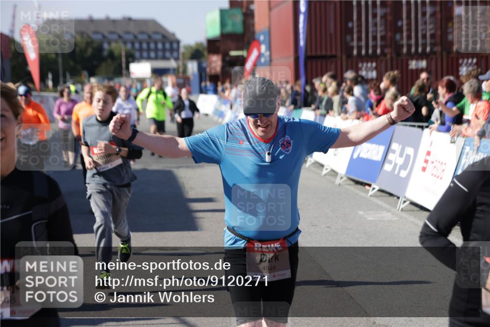 03.10.2025 - Köhlbrandbrückenlauf Jannik Wohlers http://msf.ph/oto/9120271 03.10.2025 13:35:25 Ziel 4434, 4440, 4886, 4949, 5140, 5279, 5412, 5548, 5575, 6204, 6205, 6283, 6358, 6411, 6547 meine-sportfotos.de