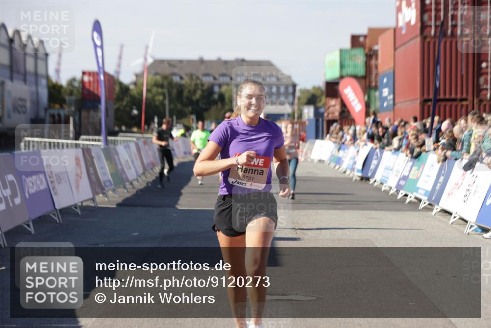 03.10.2025 - Köhlbrandbrückenlauf Jannik Wohlers http://msf.ph/oto/9120273 03.10.2025 13:04:10 Ziel 4056, 4372, 4480, 5721, 5958, 6038, 6523 meine-sportfotos.de