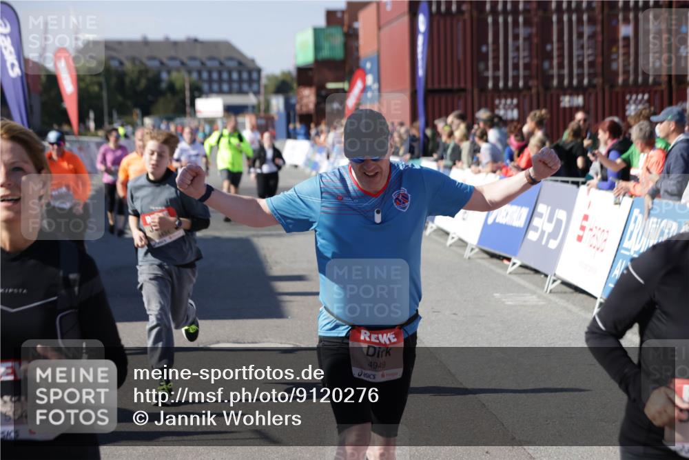 03.10.2025 - Köhlbrandbrückenlauf Jannik Wohlers http://msf.ph/oto/9120276 03.10.2025 13:35:25 Ziel 4434, 4440, 4886, 4949, 5140, 5279, 5412, 5548, 5575, 6204, 6205, 6283, 6358, 6411, 6547 meine-sportfotos.de