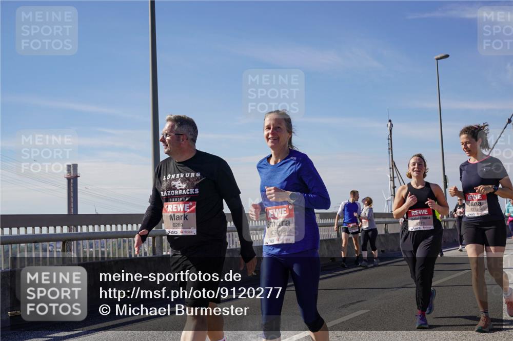 03.10.2025 - Köhlbrandbrückenlauf Michael Burmester http://msf.ph/oto/9120277 03.10.2025 13:01:29 Position 2 5773, 5772, 6289, 6290 meine-sportfotos.de