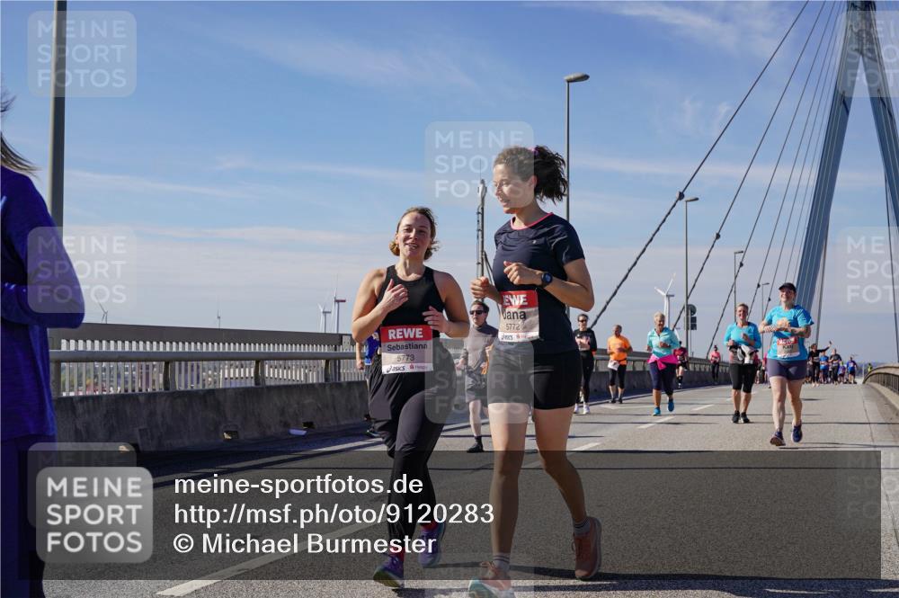 03.10.2025 - Köhlbrandbrückenlauf Michael Burmester http://msf.ph/oto/9120283 03.10.2025 13:01:29 Position 2 5773, 5772 meine-sportfotos.de
