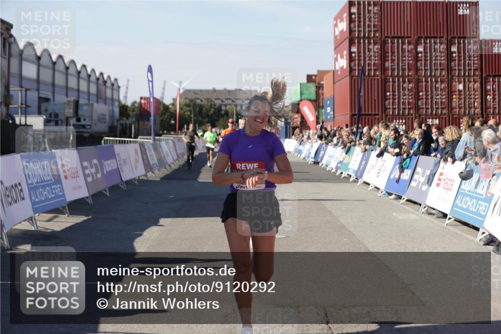 03.10.2025 - Köhlbrandbrückenlauf Jannik Wohlers http://msf.ph/oto/9120292 03.10.2025 13:04:11 Ziel 4056, 4372, 4480, 5055, 5721, 5958, 6038, 6523 meine-sportfotos.de