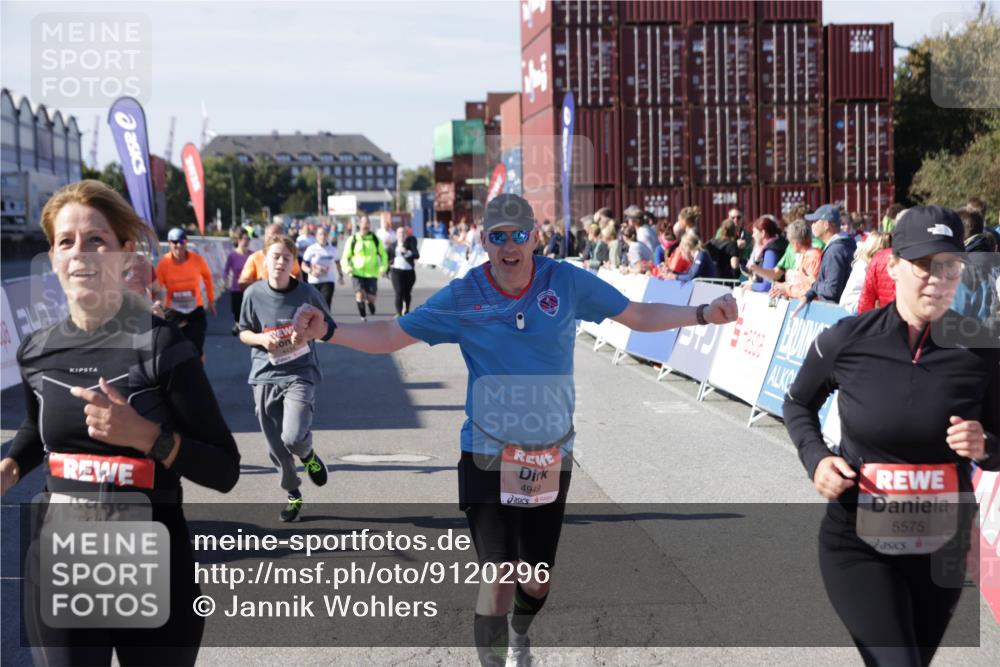 03.10.2025 - Köhlbrandbrückenlauf Jannik Wohlers http://msf.ph/oto/9120296 03.10.2025 13:35:26 Ziel 4434, 4440, 4886, 4949, 5140, 5279, 5356, 5412, 5548, 5575, 6204, 6205, 6283, 6358, 6411, 6547 meine-sportfotos.de