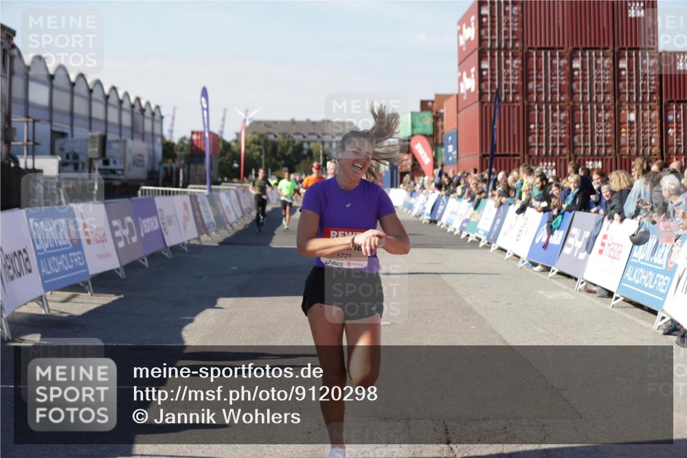 03.10.2025 - Köhlbrandbrückenlauf Jannik Wohlers http://msf.ph/oto/9120298 03.10.2025 13:04:11 Ziel 4056, 4372, 4480, 5055, 5721, 5958, 6038, 6523 meine-sportfotos.de