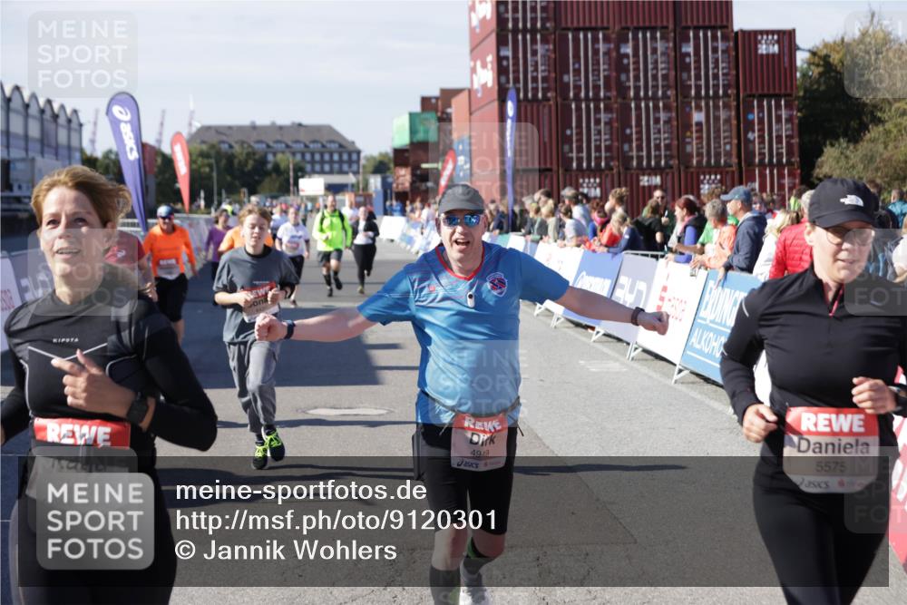 03.10.2025 - Köhlbrandbrückenlauf Jannik Wohlers http://msf.ph/oto/9120301 03.10.2025 13:35:26 Ziel 4434, 4440, 4886, 4949, 5140, 5279, 5356, 5412, 5548, 5575, 6204, 6205, 6283, 6358, 6411, 6547 meine-sportfotos.de