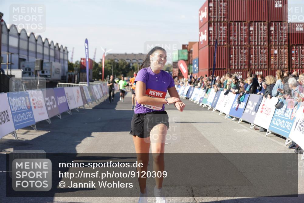 03.10.2025 - Köhlbrandbrückenlauf Jannik Wohlers http://msf.ph/oto/9120309 03.10.2025 13:04:11 Ziel 4056, 4372, 4480, 5055, 5721, 5958, 6038, 6523 meine-sportfotos.de
