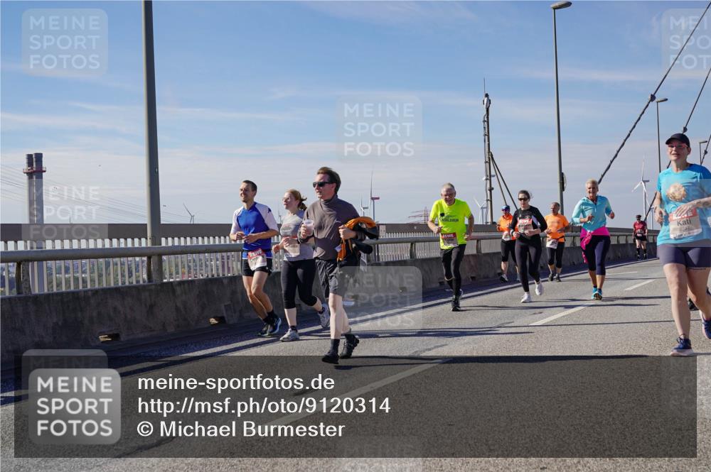 03.10.2025 - Köhlbrandbrückenlauf Michael Burmester http://msf.ph/oto/9120314 03.10.2025 13:01:32 Position 2 6297 meine-sportfotos.de