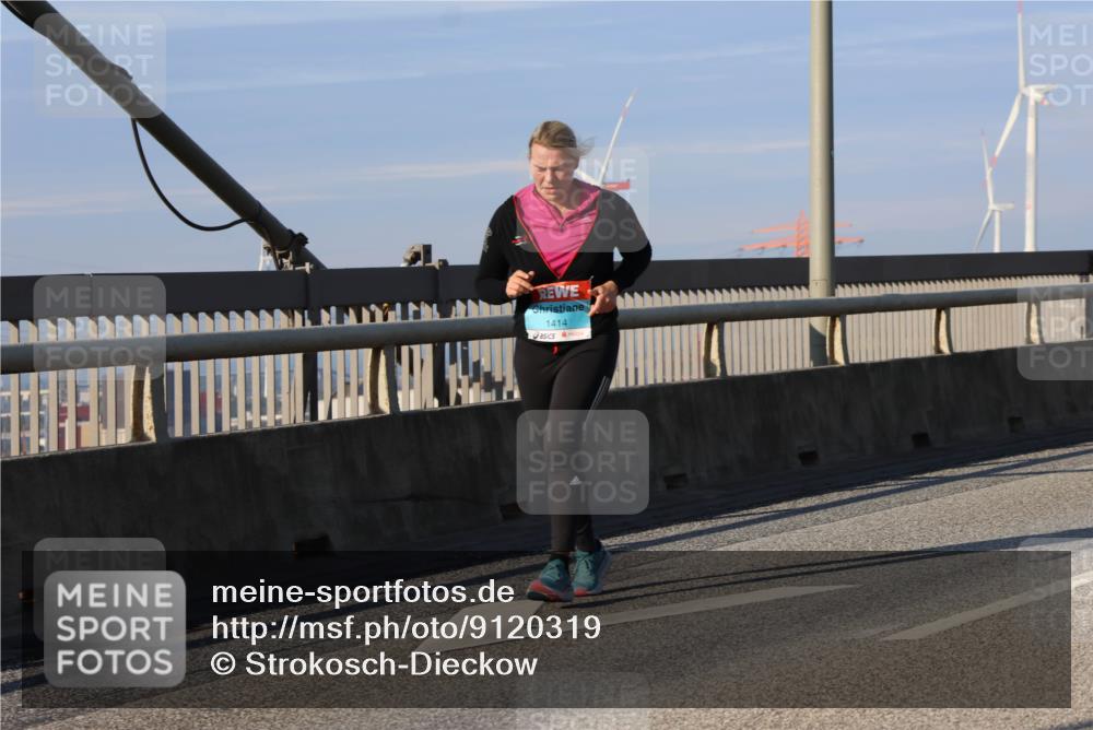 03.10.2025 - Köhlbrandbrückenlauf Strokosch-Dieckow http://msf.ph/oto/9120319 03.10.2025 09:55:00 Position 2 1414 meine-sportfotos.de
