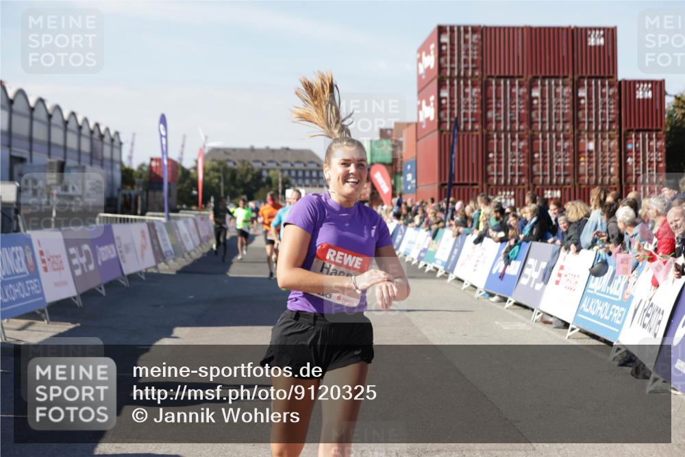 03.10.2025 - Köhlbrandbrückenlauf Jannik Wohlers http://msf.ph/oto/9120325 03.10.2025 13:04:11 Ziel 4056, 4372, 4480, 5055, 5721, 5958, 6038, 6523 meine-sportfotos.de