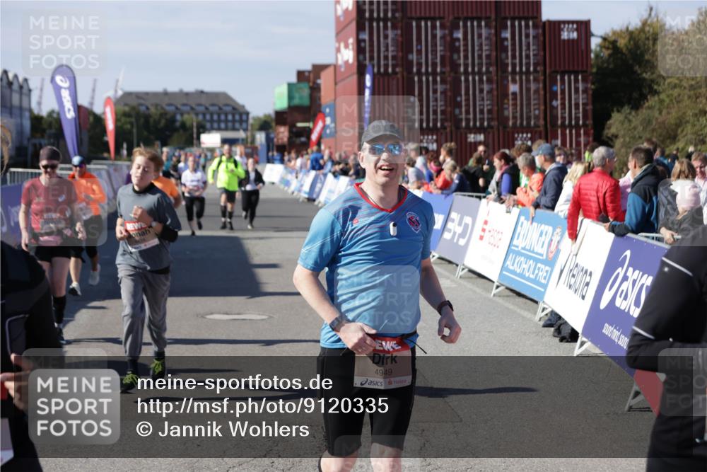 03.10.2025 - Köhlbrandbrückenlauf Jannik Wohlers http://msf.ph/oto/9120335 03.10.2025 13:35:26 Ziel 4434, 4440, 4886, 4949, 5140, 5279, 5356, 5412, 5548, 5575, 6204, 6205, 6283, 6358, 6411, 6547 meine-sportfotos.de