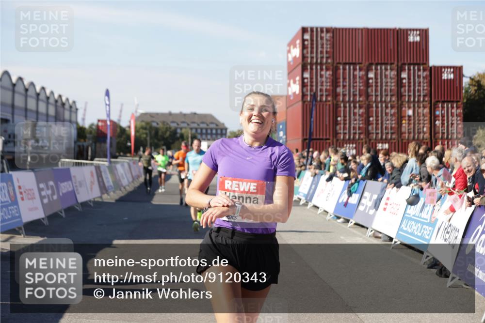 03.10.2025 - Köhlbrandbrückenlauf Jannik Wohlers http://msf.ph/oto/9120343 03.10.2025 13:04:12 Ziel 4056, 4372, 4480, 5055, 5721, 5958, 6038, 6523 meine-sportfotos.de