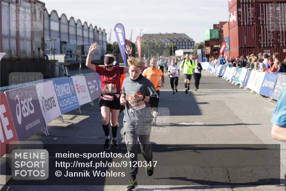 03.10.2025 - Köhlbrandbrückenlauf Jannik Wohlers http://msf.ph/oto/9120347 03.10.2025 13:35:27 Ziel 4434, 4440, 4886, 4949, 5140, 5279, 5356, 5517, 5548, 5575, 6204, 6205, 6283, 6358, 6411, 6547 meine-sportfotos.de