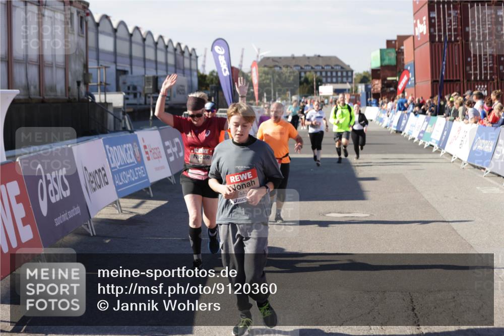 03.10.2025 - Köhlbrandbrückenlauf Jannik Wohlers http://msf.ph/oto/9120360 03.10.2025 13:35:27 Ziel 4434, 4440, 4886, 4949, 5140, 5279, 5356, 5517, 5548, 5575, 6204, 6205, 6283, 6358, 6411, 6547 meine-sportfotos.de