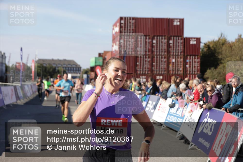 03.10.2025 - Köhlbrandbrückenlauf Jannik Wohlers http://msf.ph/oto/9120367 03.10.2025 13:04:12 Ziel 4056, 4372, 4480, 5055, 5721, 5958, 6038, 6523 meine-sportfotos.de