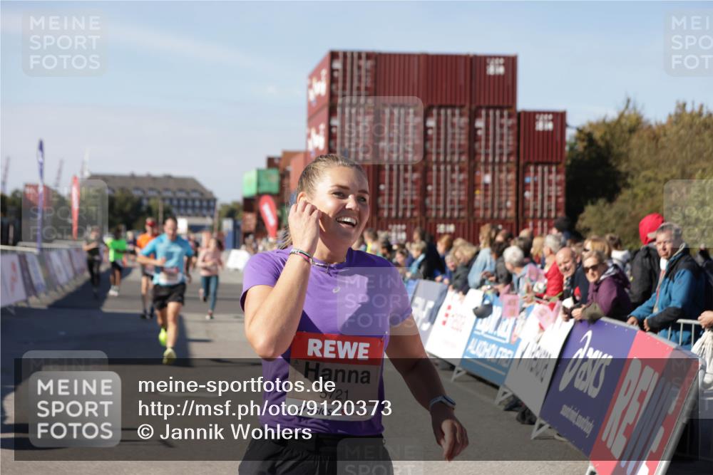 03.10.2025 - Köhlbrandbrückenlauf Jannik Wohlers http://msf.ph/oto/9120373 03.10.2025 13:04:12 Ziel 4056, 4372, 4480, 5055, 5721, 5958, 6038, 6523 meine-sportfotos.de