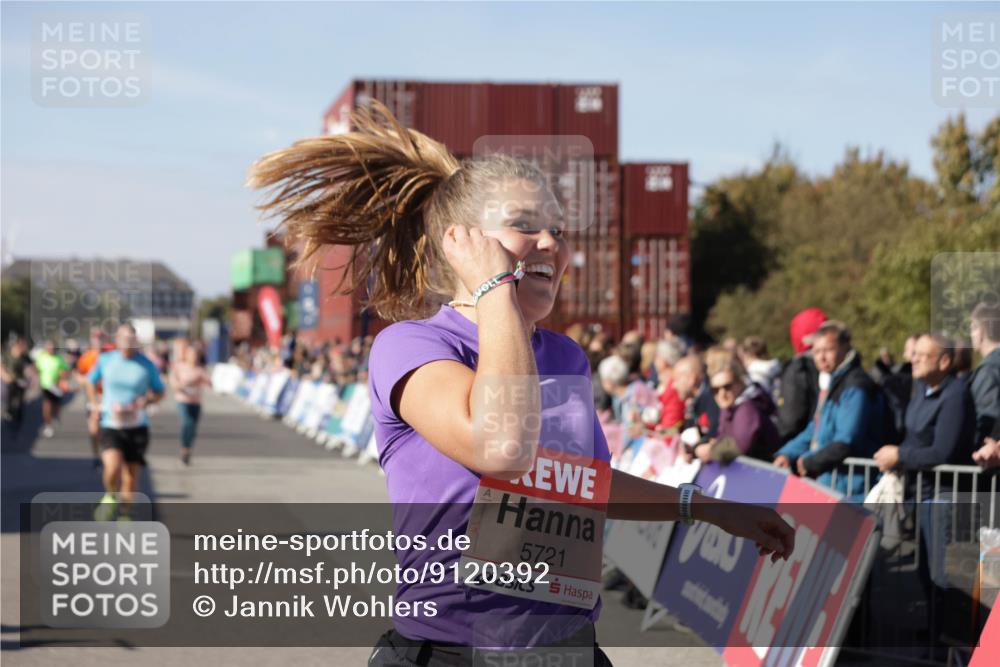 03.10.2025 - Köhlbrandbrückenlauf Jannik Wohlers http://msf.ph/oto/9120392 03.10.2025 13:04:12 Ziel 4056, 4372, 4480, 5055, 5721, 5958, 6038, 6523 meine-sportfotos.de
