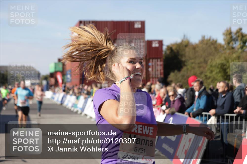 03.10.2025 - Köhlbrandbrückenlauf Jannik Wohlers http://msf.ph/oto/9120397 03.10.2025 13:04:12 Ziel 4056, 4372, 4480, 5055, 5721, 5958, 6038, 6523 meine-sportfotos.de