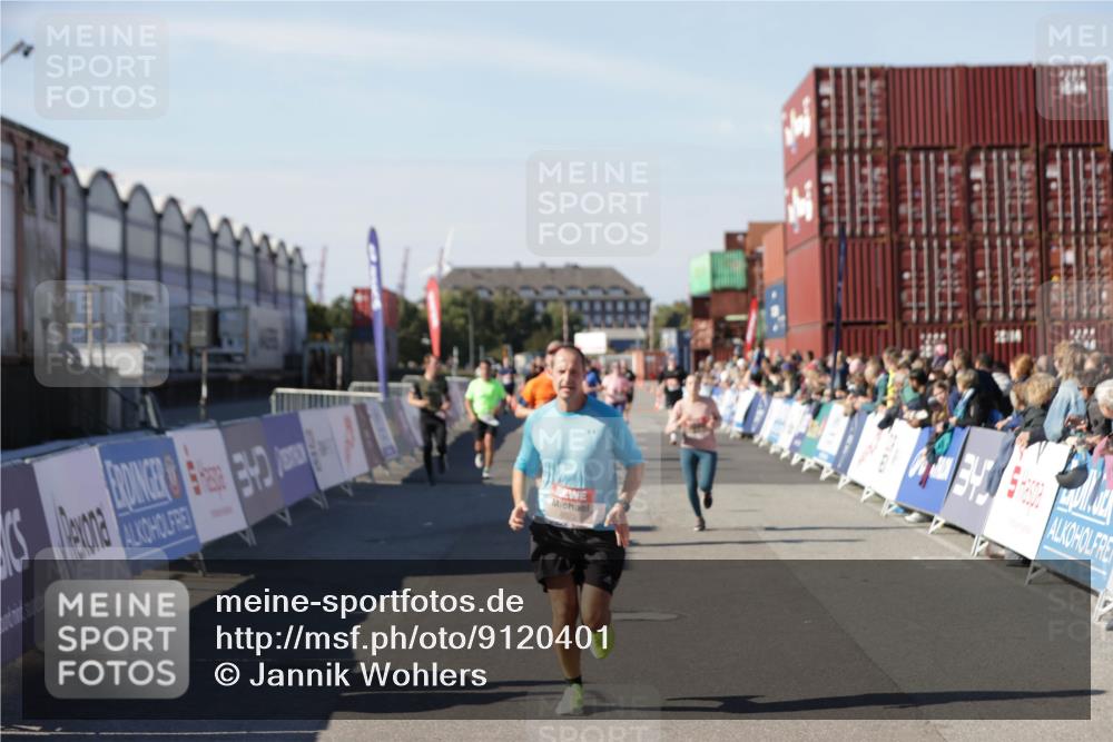 03.10.2025 - Köhlbrandbrückenlauf Jannik Wohlers http://msf.ph/oto/9120401 03.10.2025 13:04:14 Ziel 4372, 4480, 5055, 5721, 6038, 6250, 6251, 6523, 6724 meine-sportfotos.de