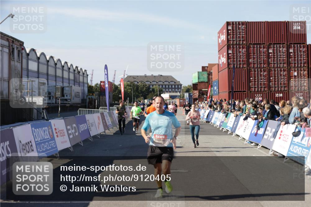 03.10.2025 - Köhlbrandbrückenlauf Jannik Wohlers http://msf.ph/oto/9120405 03.10.2025 13:04:14 Ziel 4372, 4480, 5055, 5721, 6038, 6250, 6251, 6523, 6724 meine-sportfotos.de