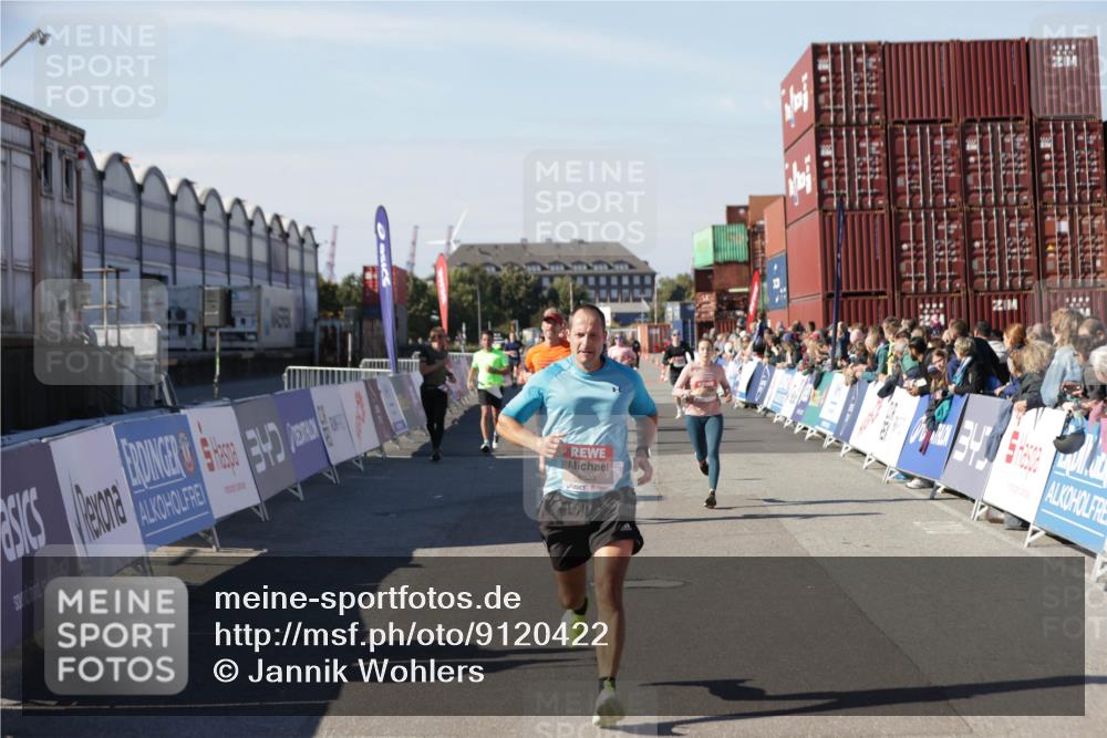 03.10.2025 - Köhlbrandbrückenlauf Jannik Wohlers http://msf.ph/oto/9120422 03.10.2025 13:04:14 Ziel 4372, 4480, 5055, 5721, 6038, 6250, 6251, 6523, 6724 meine-sportfotos.de
