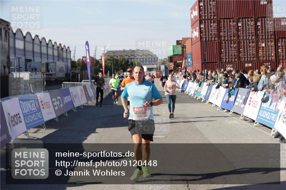 03.10.2025 - Köhlbrandbrückenlauf Jannik Wohlers http://msf.ph/oto/9120448 03.10.2025 13:04:14 Ziel 4372, 4480, 5055, 5721, 6038, 6250, 6251, 6523, 6724 meine-sportfotos.de
