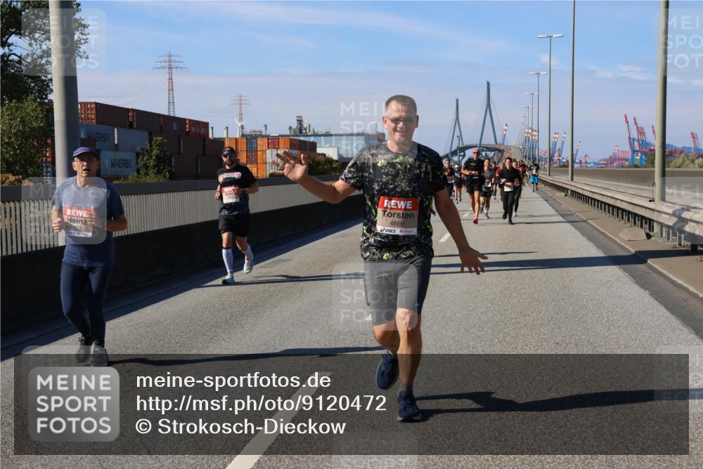03.10.2025 - Köhlbrandbrückenlauf Strokosch-Dieckow http://msf.ph/oto/9120472 03.10.2025 12:58:41 Position 3 4868 meine-sportfotos.de