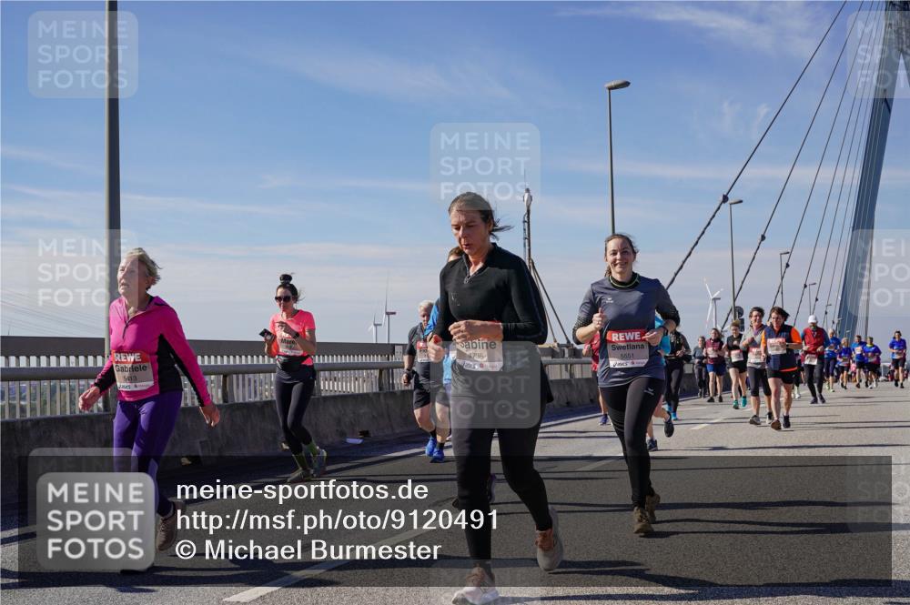 03.10.2025 - Köhlbrandbrückenlauf Michael Burmester http://msf.ph/oto/9120491 03.10.2025 13:01:51 Position 2 5413, 4735, 5551 meine-sportfotos.de