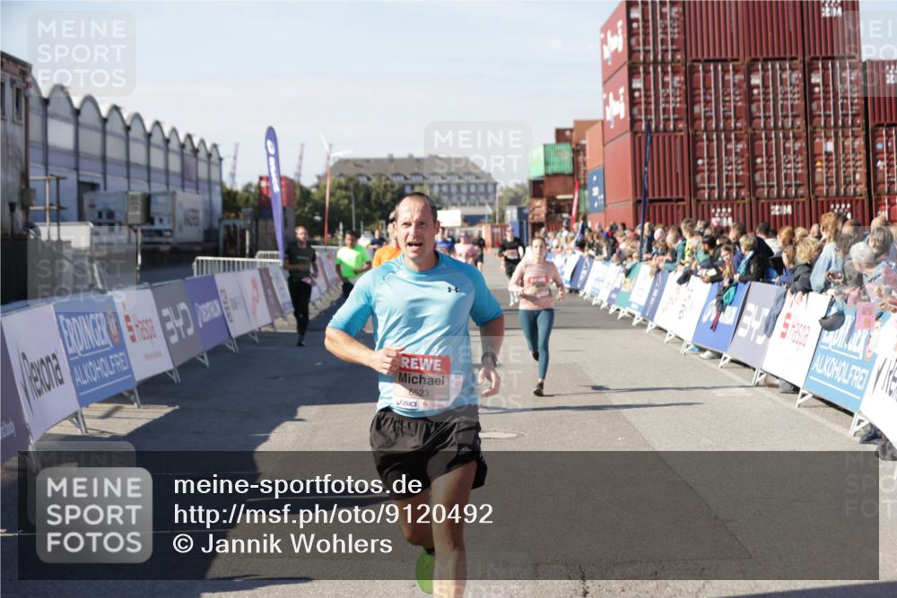 03.10.2025 - Köhlbrandbrückenlauf Jannik Wohlers http://msf.ph/oto/9120492 03.10.2025 13:04:15 Ziel 4480, 5055, 5721, 6038, 6250, 6251, 6523, 6724 meine-sportfotos.de