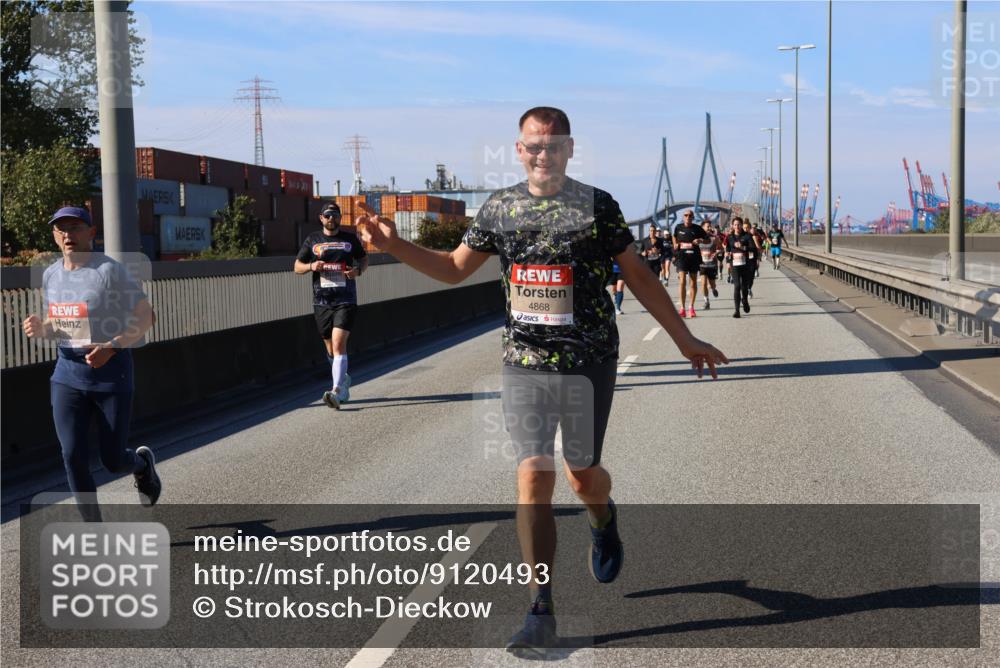 03.10.2025 - Köhlbrandbrückenlauf Strokosch-Dieckow http://msf.ph/oto/9120493 03.10.2025 12:58:41 Position 3 4868 meine-sportfotos.de