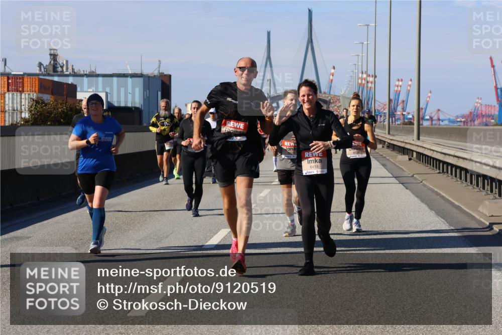 03.10.2025 - Köhlbrandbrückenlauf Strokosch-Dieckow http://msf.ph/oto/9120519 03.10.2025 12:58:46 Position 3 6418, 6128 meine-sportfotos.de