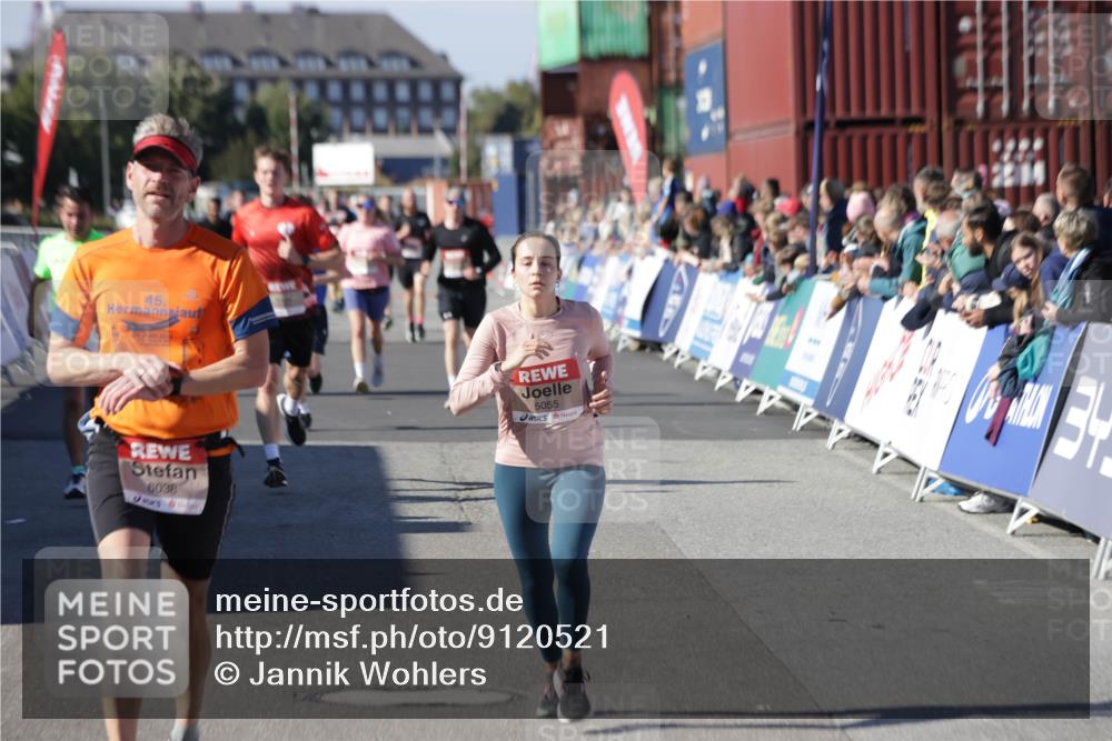 03.10.2025 - Köhlbrandbrückenlauf Jannik Wohlers http://msf.ph/oto/9120521 03.10.2025 13:04:16 Ziel 4494, 5055, 5721, 6038, 6250, 6251, 6523, 6724 meine-sportfotos.de
