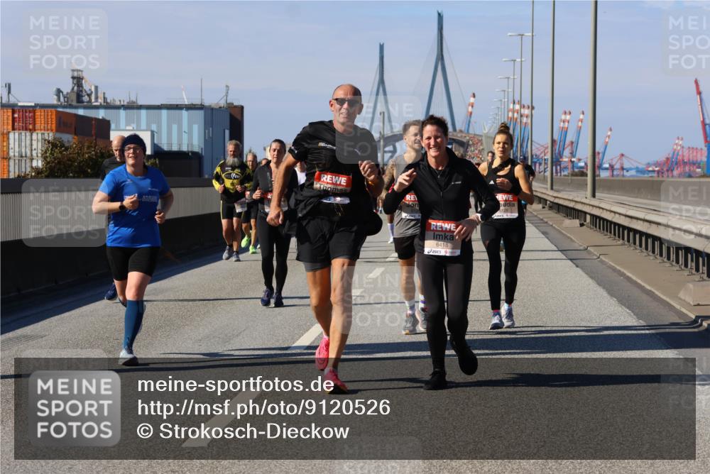 03.10.2025 - Köhlbrandbrückenlauf Strokosch-Dieckow http://msf.ph/oto/9120526 03.10.2025 12:58:46 Position 3  meine-sportfotos.de