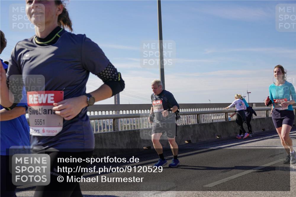 03.10.2025 - Köhlbrandbrückenlauf Michael Burmester http://msf.ph/oto/9120529 03.10.2025 13:01:53 Position 2 5551 meine-sportfotos.de